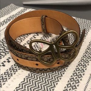 COACH size small belt with brass butterfly buckle